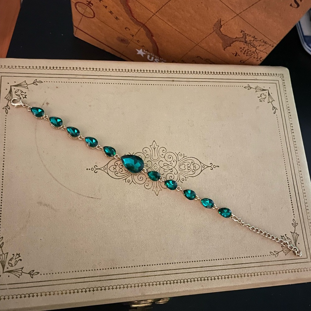 Beautiful green stone Bracelet
